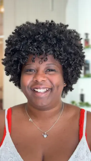 26 anos a alisar. Big Chop.