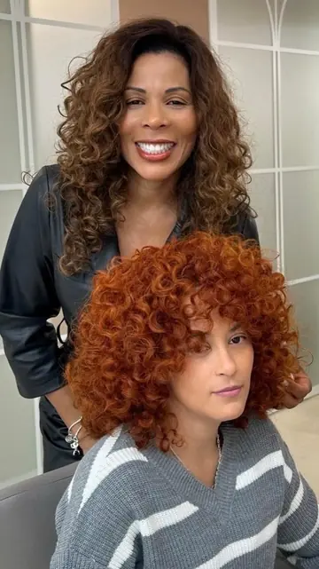 Ruivo, corte e tratamento.