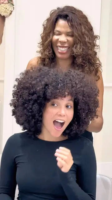 Corte coração com franja.